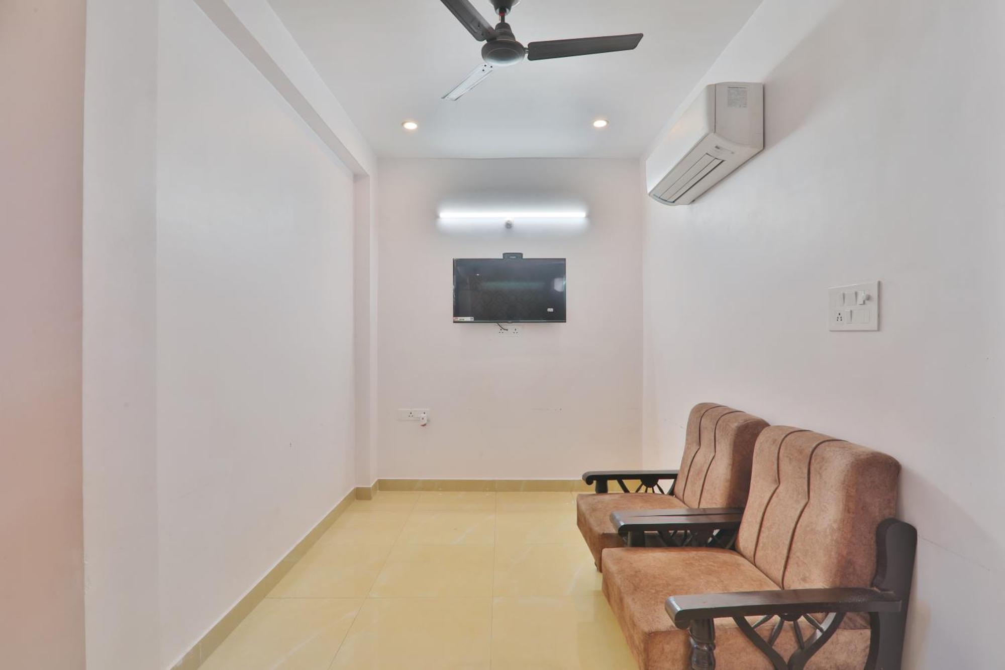 Divine Glory Hotel ลัคเนา ภายนอก รูปภาพ