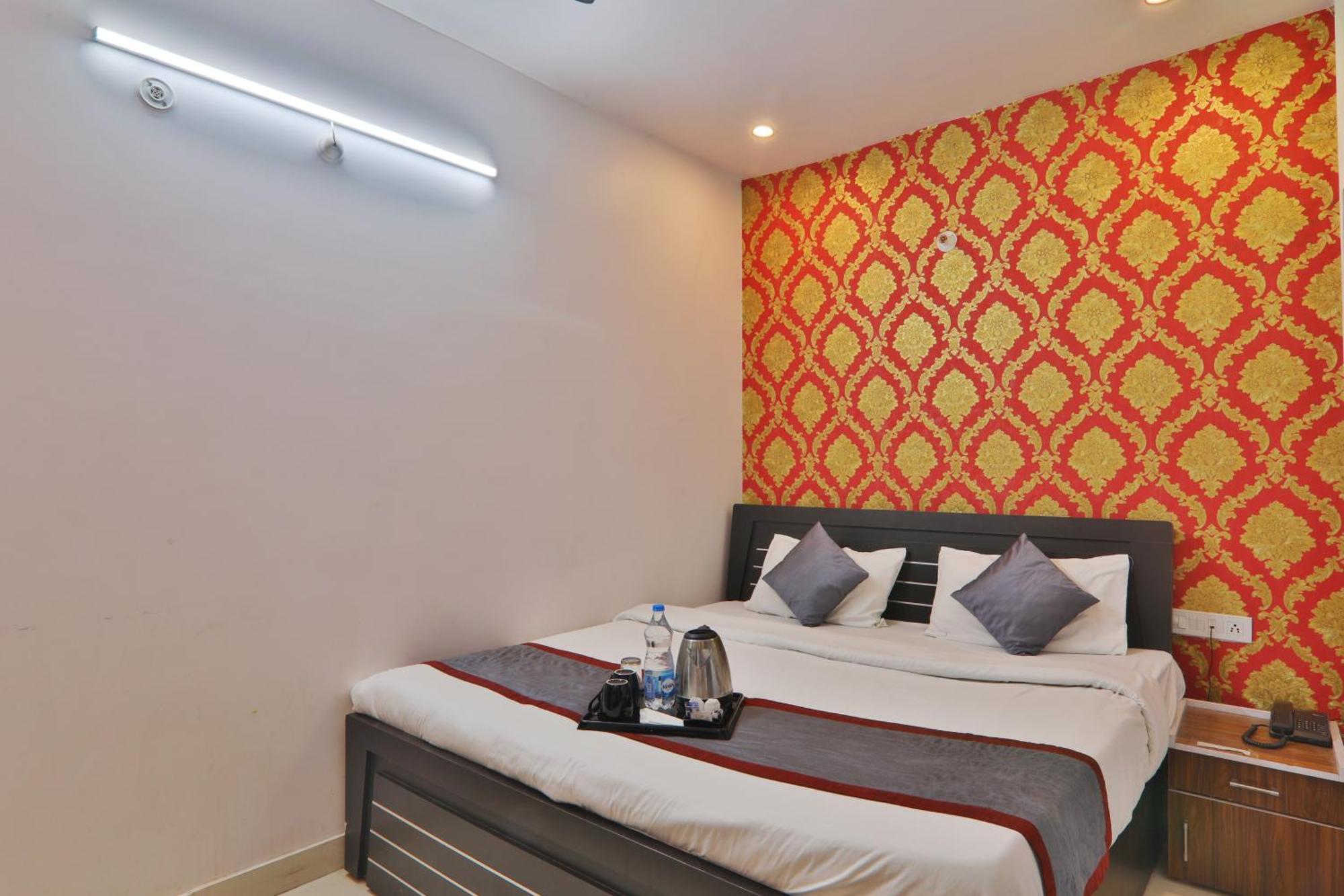 Divine Glory Hotel ลัคเนา ภายนอก รูปภาพ
