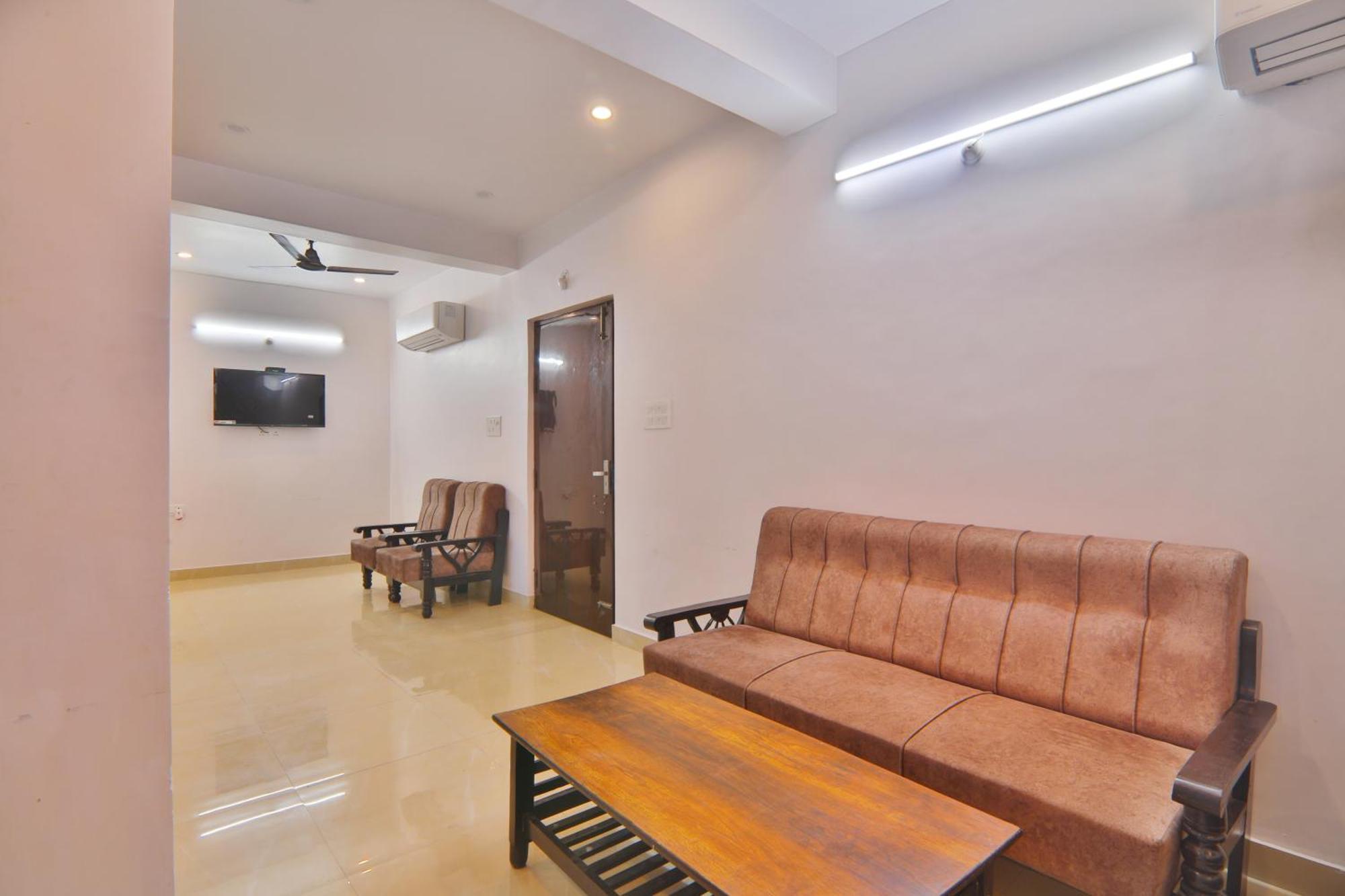 Divine Glory Hotel ลัคเนา ภายนอก รูปภาพ
